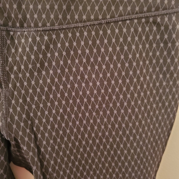 Victoria's Secret VSX Sport | Black Fishnet Knockout Crop Leggings - Picture 3 of 6